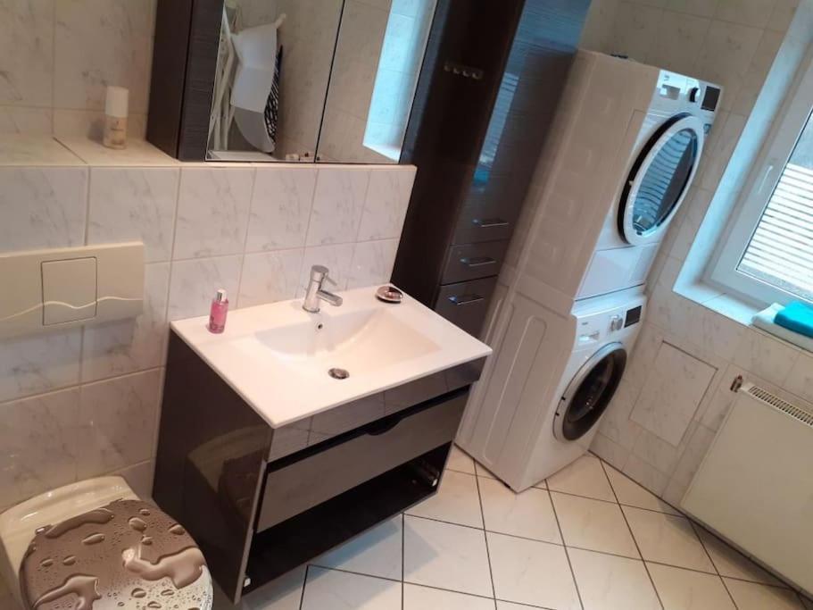 Schoene Und Ruhige Ferienwohnung In Ottendorf Sebnitz Exterior foto